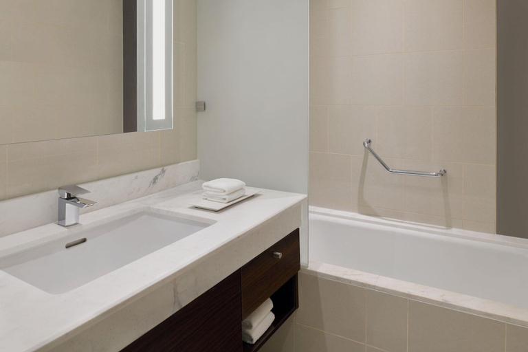 Bathroom 4, Delta Hotels City Center Doha, Doha