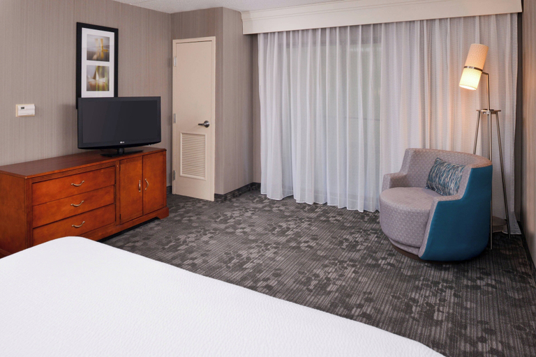 Bedroom 3, Courtyard by Marriott Charlotte Gastonia, Gaston