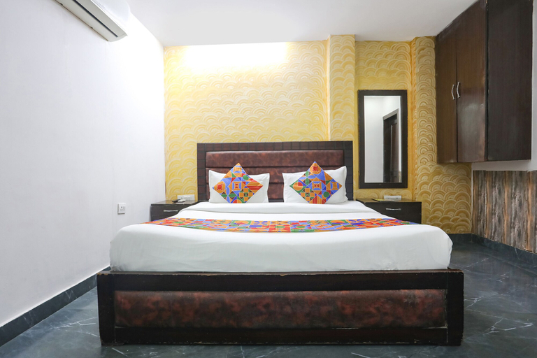 Bedroom 2, Fabhotel Nk Residency, Delhi