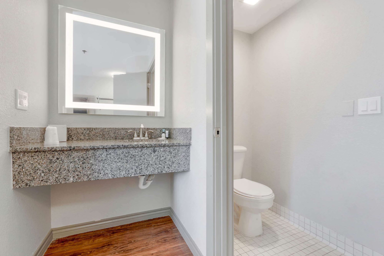 Bathroom 4, Days Inn by Wyndham Thornton, Adams