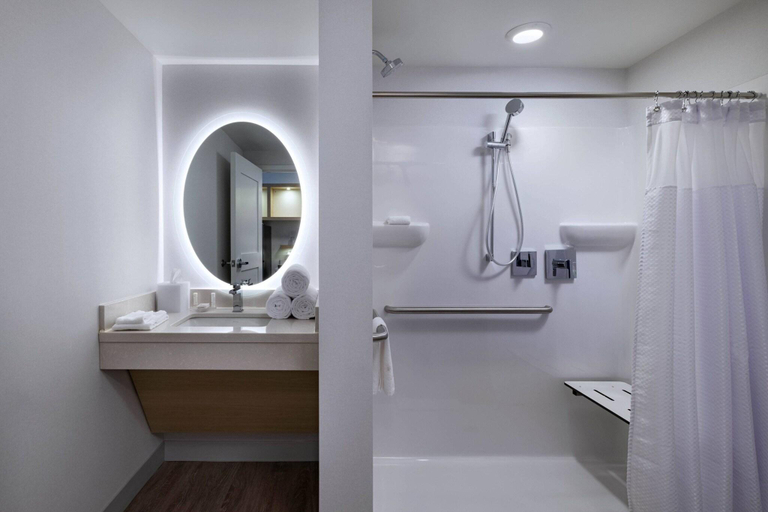 Bathroom 4, TownePlace Suites by Marriott Brentwood, Saint Louis