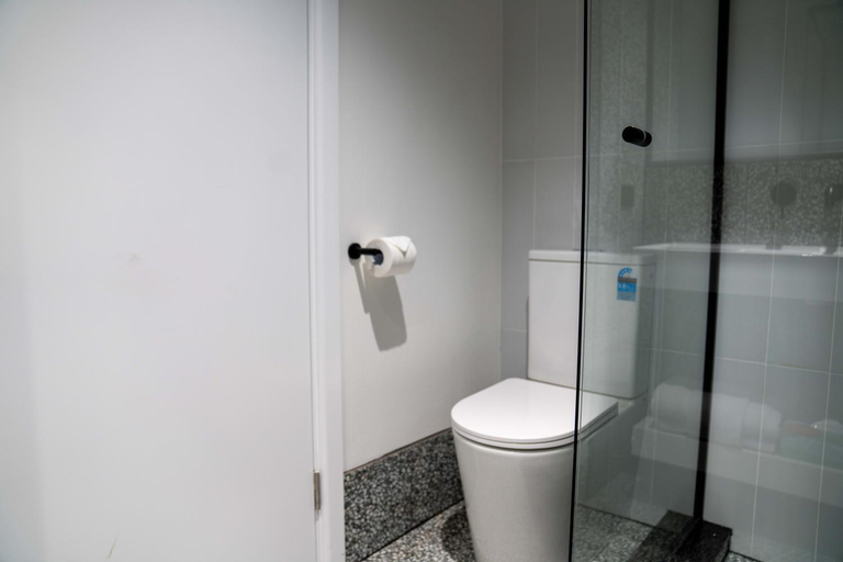 Bathroom 17