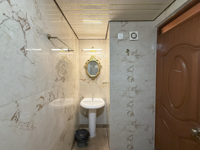 Bathroom 4, HSI.Hotel Sai International, Gajapati