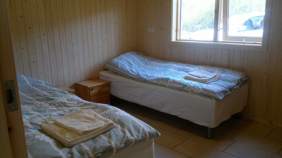 Bedroom 2, Miðdalskot Cottages, Laugardalshreppur