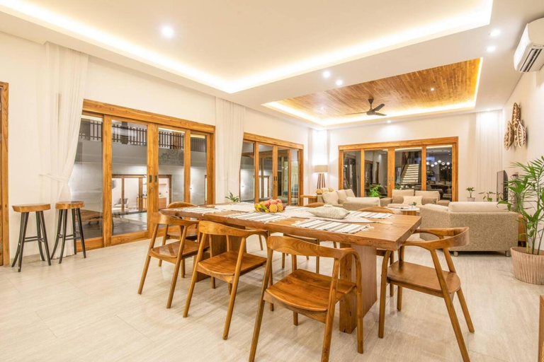 Food & Drinks, Opulent 6 Br In With Ocean View, 5 Mins To Savaya, Badung
