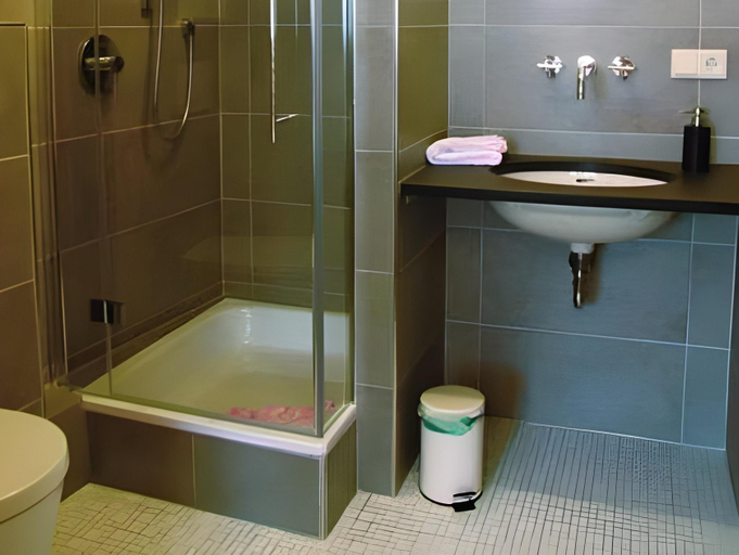 Bathroom 15