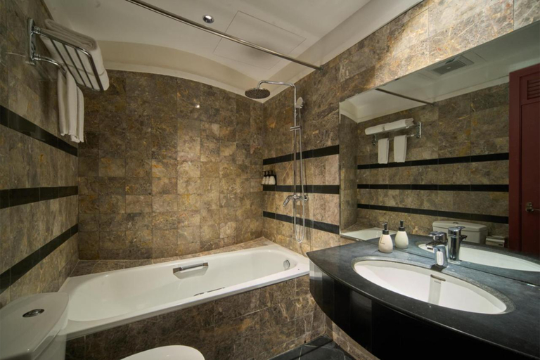 Bathroom 4, M Village Hotel Long Bien, Long Biên