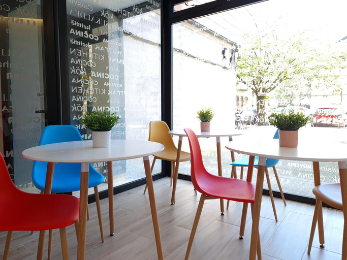 Food & Drinks 4, Bilbao ROOMS & KITCHEN Santutxu, Vizcaya