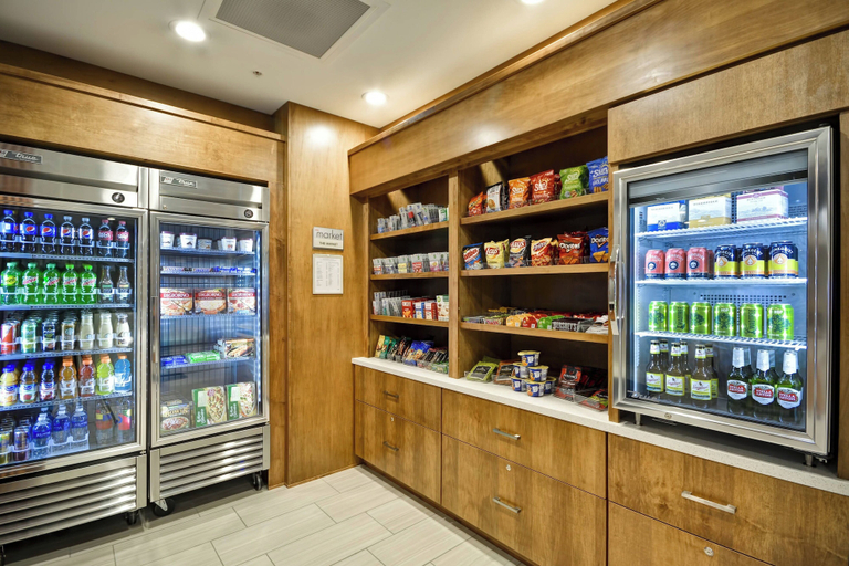 Food & Drinks 4, SpringHill Suites by Marriott Cincinnati Blue Ash, Hamilton