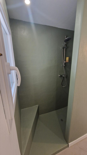 Bathroom 5, Chambre independante avec sdb, cuisine et terrasse, Gard