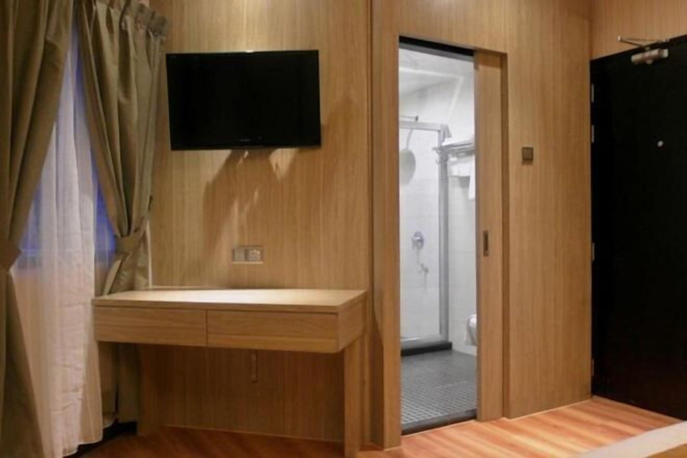 Bathroom 15