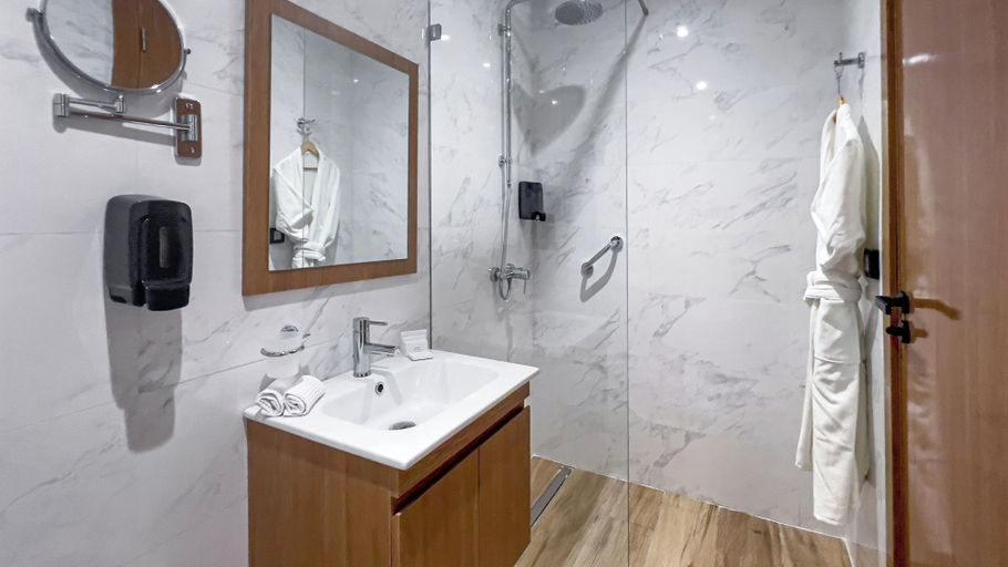 Bathroom 5, Kyriad Prestige City Center Tunis, Bab Bhar