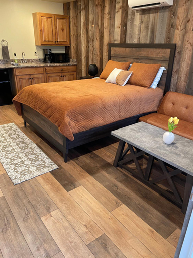 2, Rhodopa Lodge at Yellowstone, Park