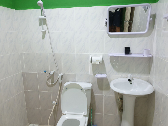 Bathroom 4, Beach Heaven Maldives - Golden Turtle Guest House, Kaafu Atoll
