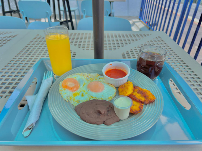 Food & Drinks 4, Hotel Citadin Z10, ZONA 10