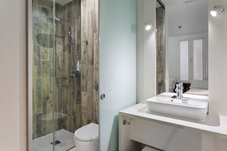 Bathroom 4, B&B Hotel MADRID Carabanchel, Madrid