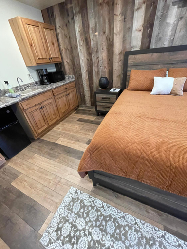 5, Rhodopa Lodge at Yellowstone, Park