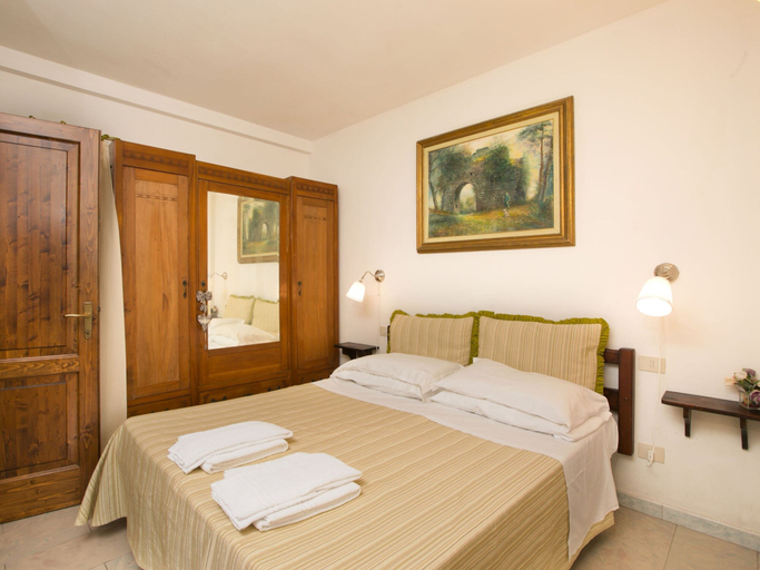 Room 3, Holiday Home in Sassetta With Pool and Garden, Livorno