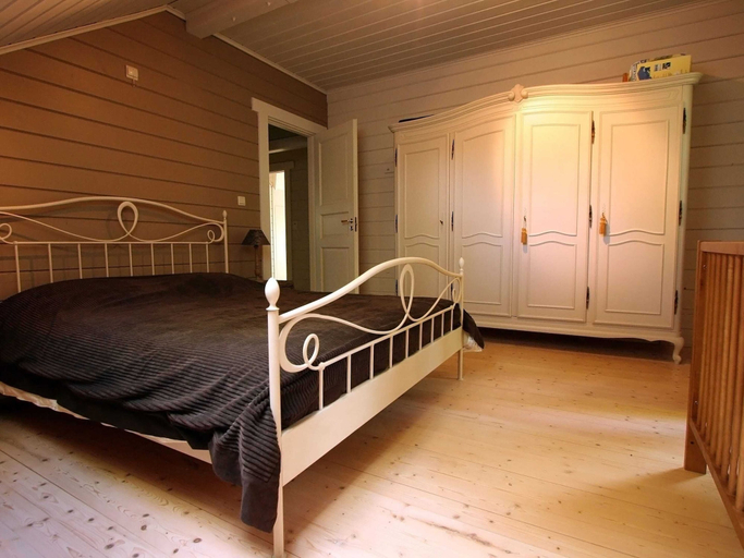 Bedroom 2, Countryside Chalet in Bomal sur Ourthe with Sauna, Balcony, Luxembourg