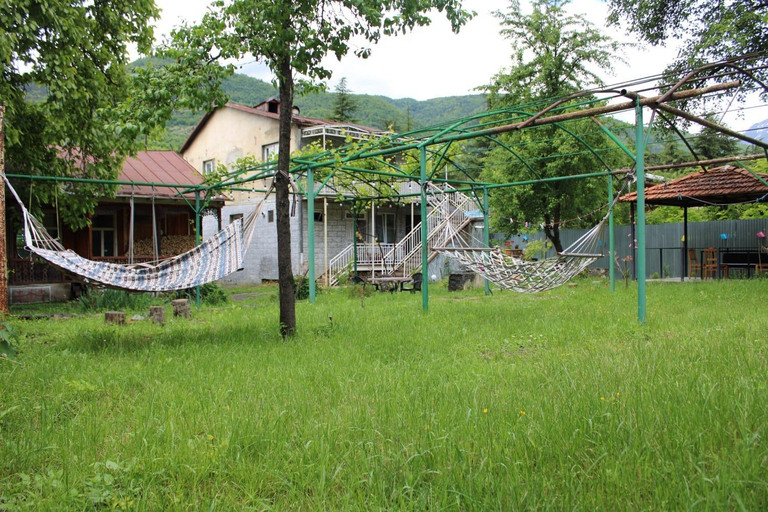 Others 5, Guesthouse Evergreen, Oni