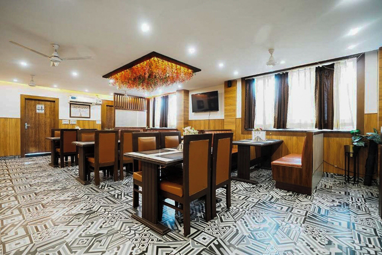Food & Drinks 5, Hotel The 7 Seas, Garhwal