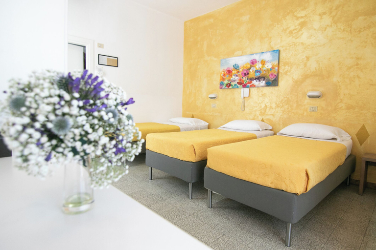 Bedroom 2, Hotel Hollywood, Rimini