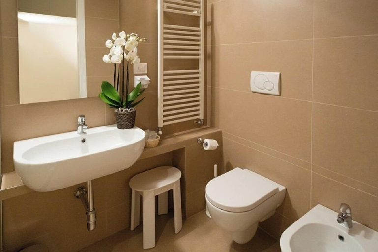 Bathroom 4, Residence Poggio del Golf, Florence