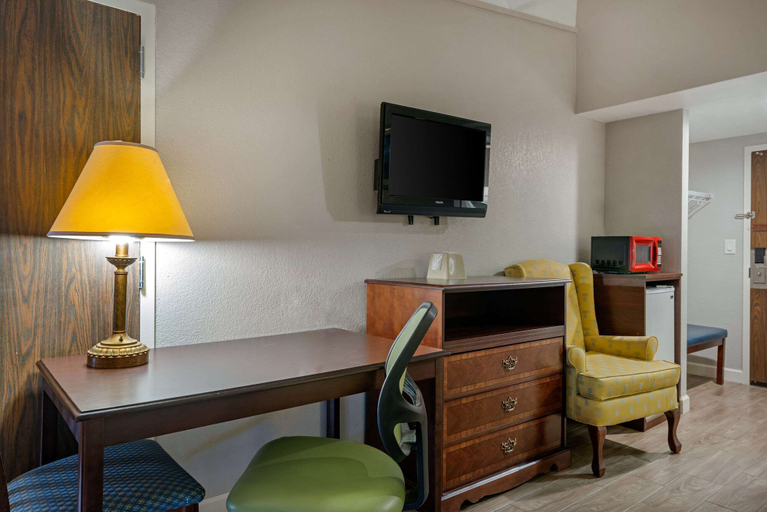 Others 5, Rodeway Inn Clermont North, Lake