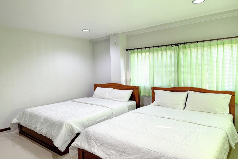 Bedroom 2, Jitrawadee Hotel, Muang Lampang