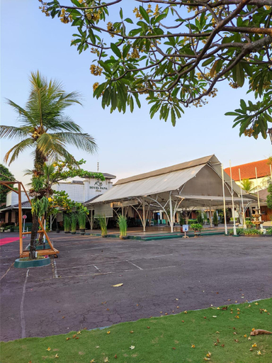 Exterior & Views 14