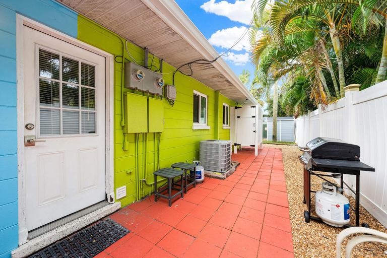 Exterior & Views 2, Hidden Paradise by Beachside Management, Sarasota