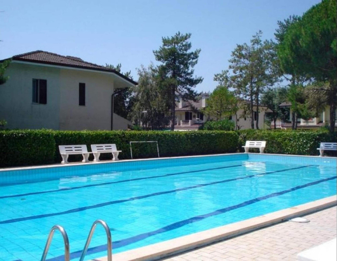 Pool 2, Belvilla by OYO Lovely Villa With Private Garden, Venezia