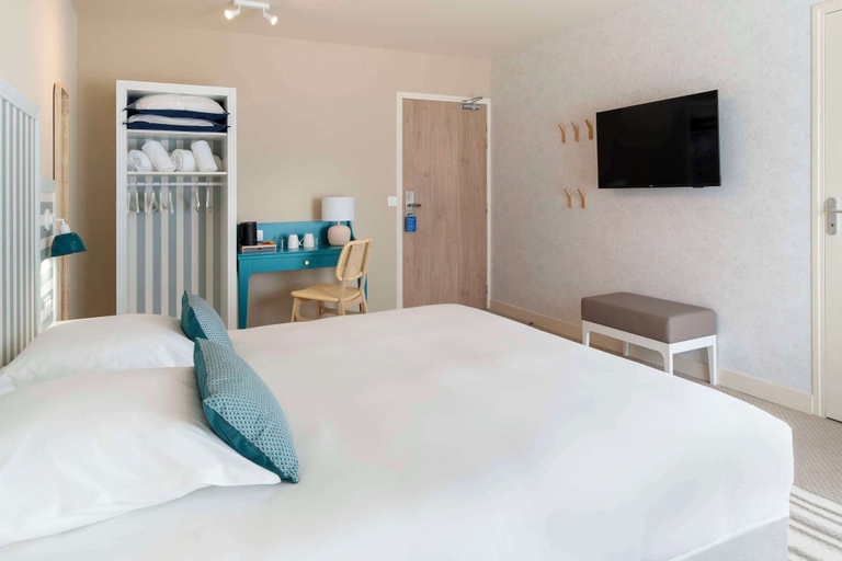 Bedroom 3, Best Western Flers Centre Gare, Orne