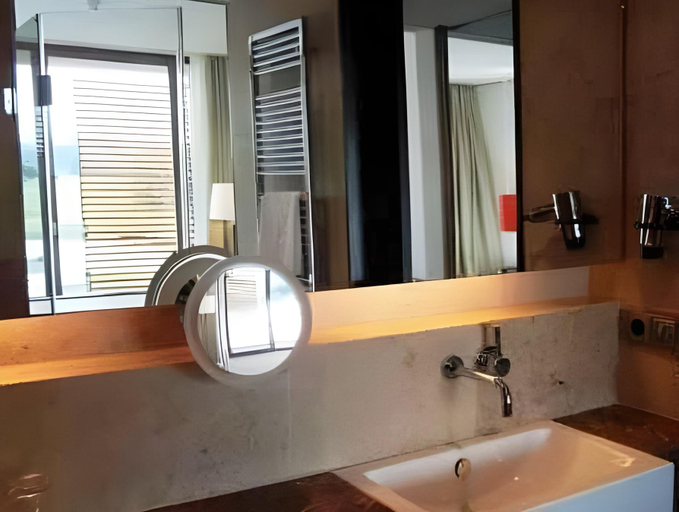 Bathroom 14