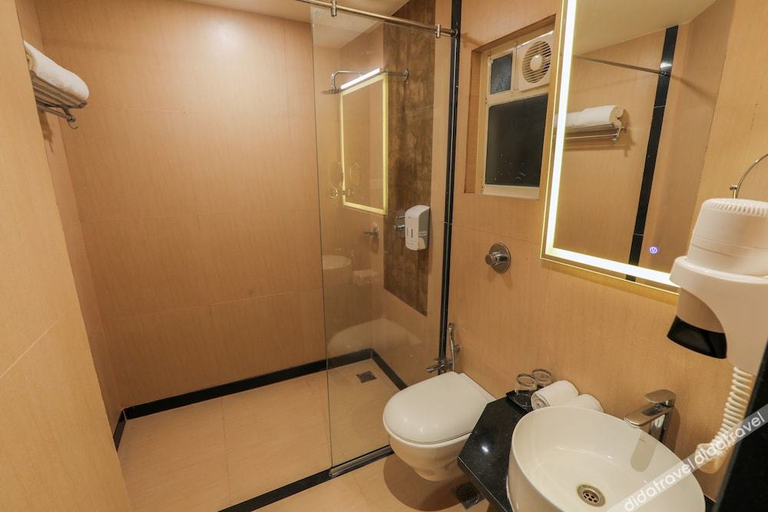 Bathroom 4, Spree Hotel Aurangabad, Aurangabad