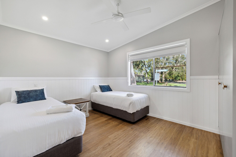 Bedroom 4, Valla Beach Holiday Park, Nambucca