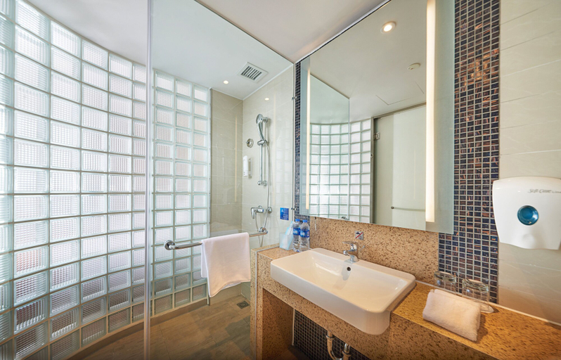 Bathroom 4, Holiday Inn Express SHANGHAI JIADING INDUSTRY PARK by IHG, Shanghai