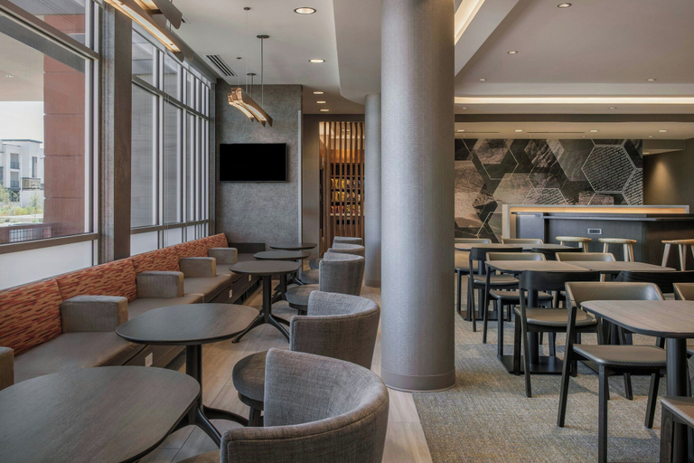 Food & Drinks 5, SpringHill Suites by Marriott Phoenix West/Avondale, Maricopa