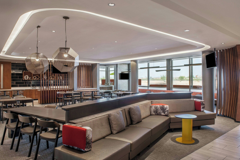 Food & Drinks 5, SpringHill Suites by Marriott Phoenix West/Avondale, Maricopa