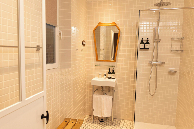Bathroom 4, Hotel du Temps Madrid, Madrid