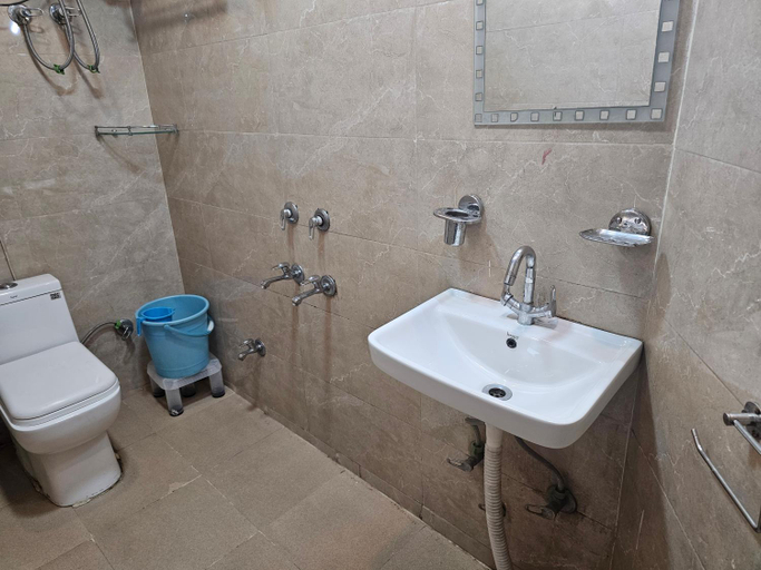 Bathroom 3, Deer Park Home Stay, Delhi