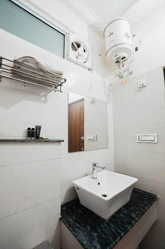 Bathroom 4, Hotel The 7 Seas, Garhwal