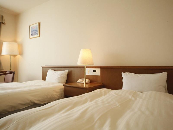 Bedroom 4, Kamisuwa Station Hotel, Shimosuwa
