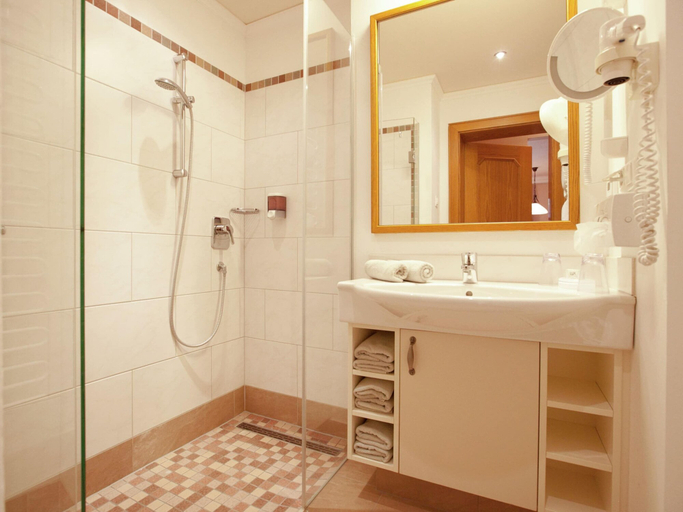 Bathroom, Apartment in Kleinarl Near Ski Slopes, Sankt Johann im Pongau