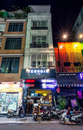 Exterior view 2, Studio center D1 near Ben Thanh Market, District 1
