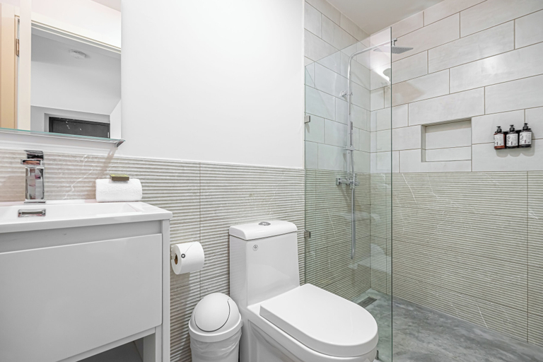 Bathroom 4, Casco View Apartments, Panamá
