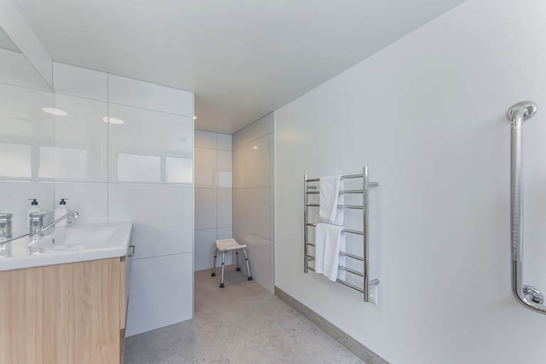 Bathroom, Kaiteriteri Reserve Cabins, Tasman