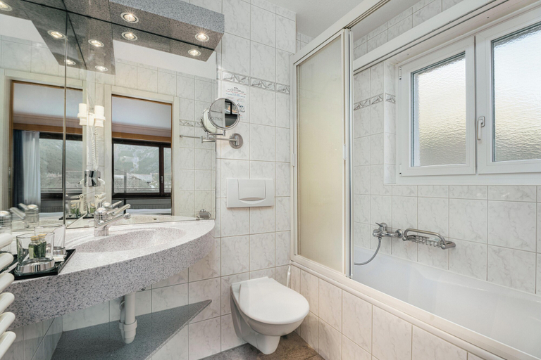 Bathroom 3, Hotel Etoile, Visp