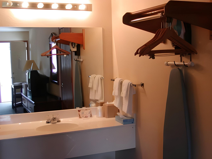 Bathroom 9