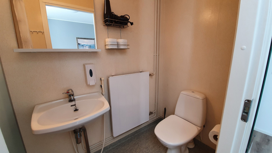 Bathroom 3, Gasthaus Vanha-Merivartioasema, Kymenlaakso
